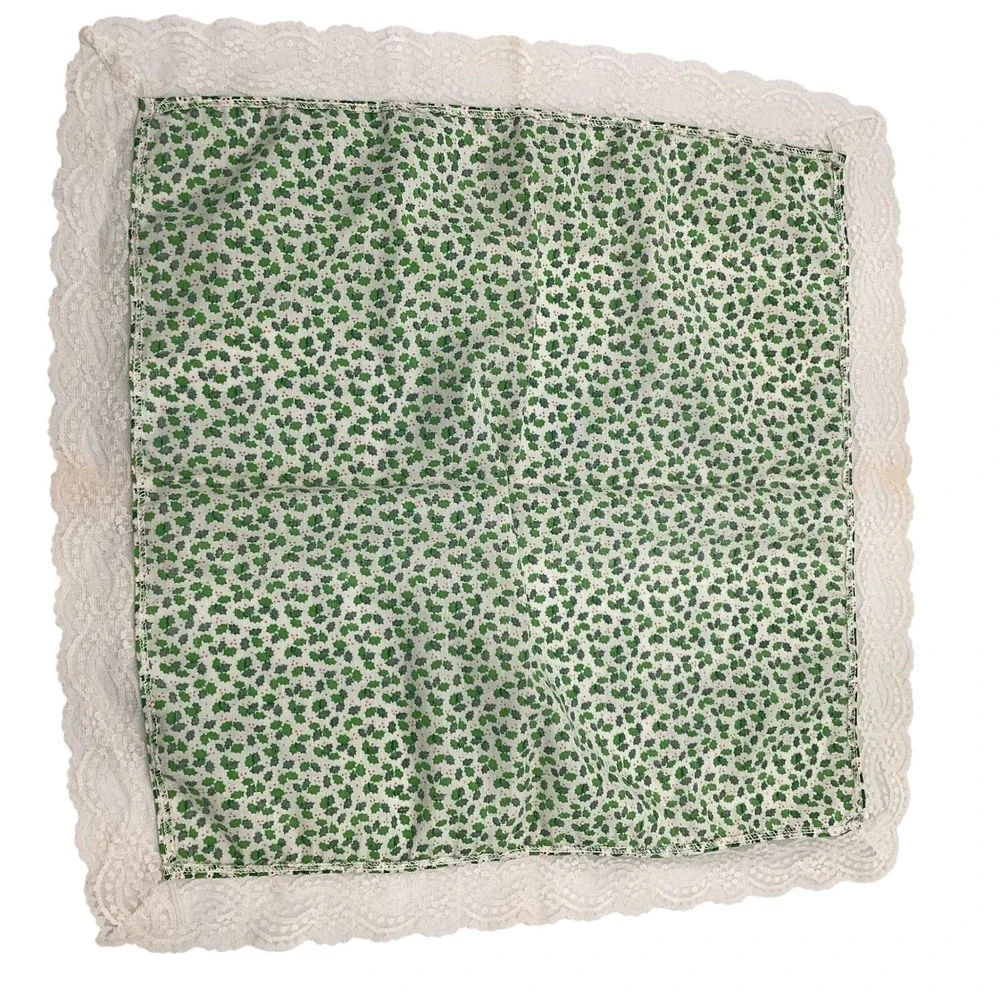 Set‎ of 4 Vintage Green Hollyberry Napkins Lace Trim Cotton Fabric Floral Decor